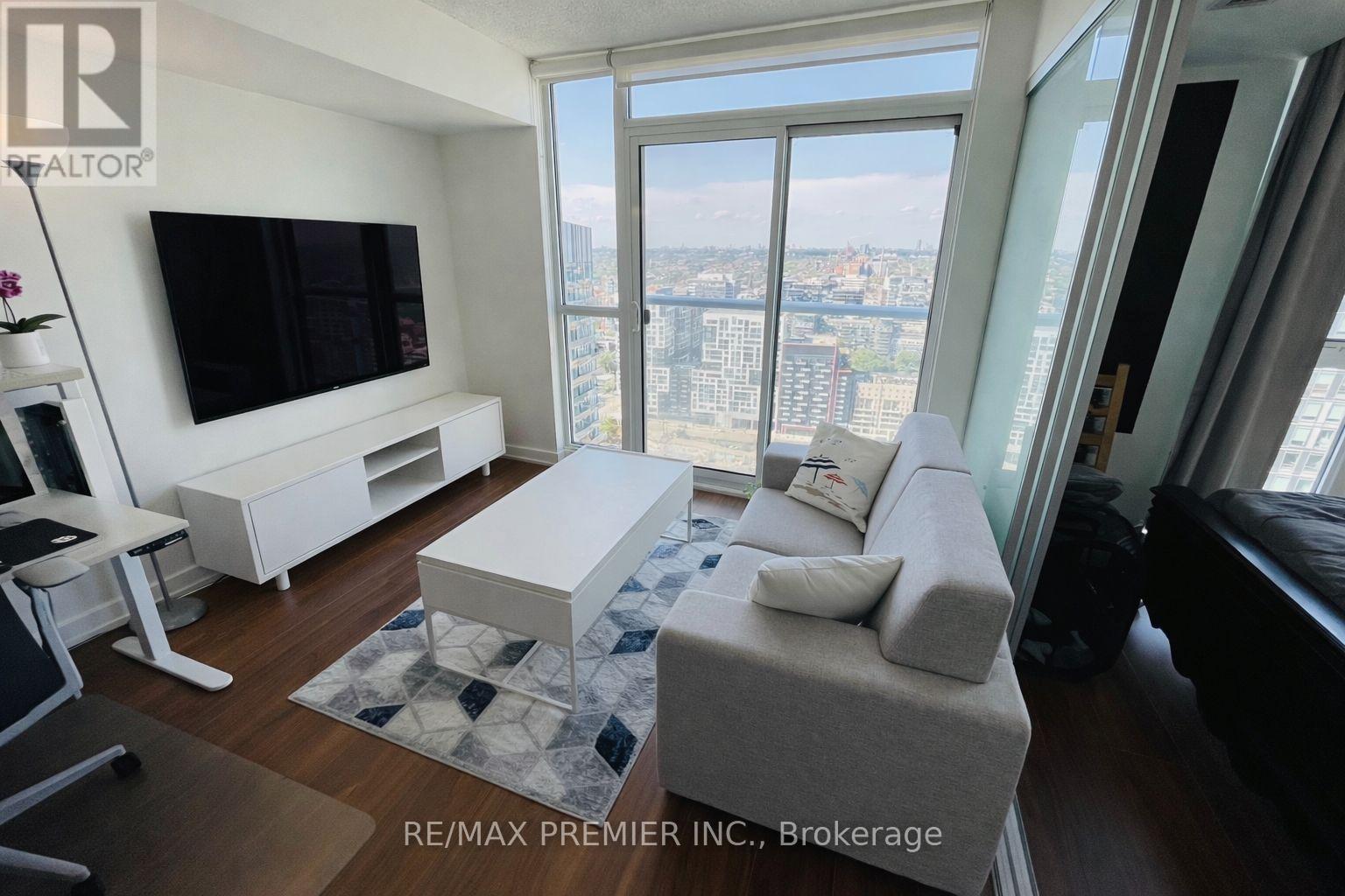 3809 - 85 Queens Wharf Road, Toronto, Ontario  M5V 0J9 - Photo 5 - C12786844