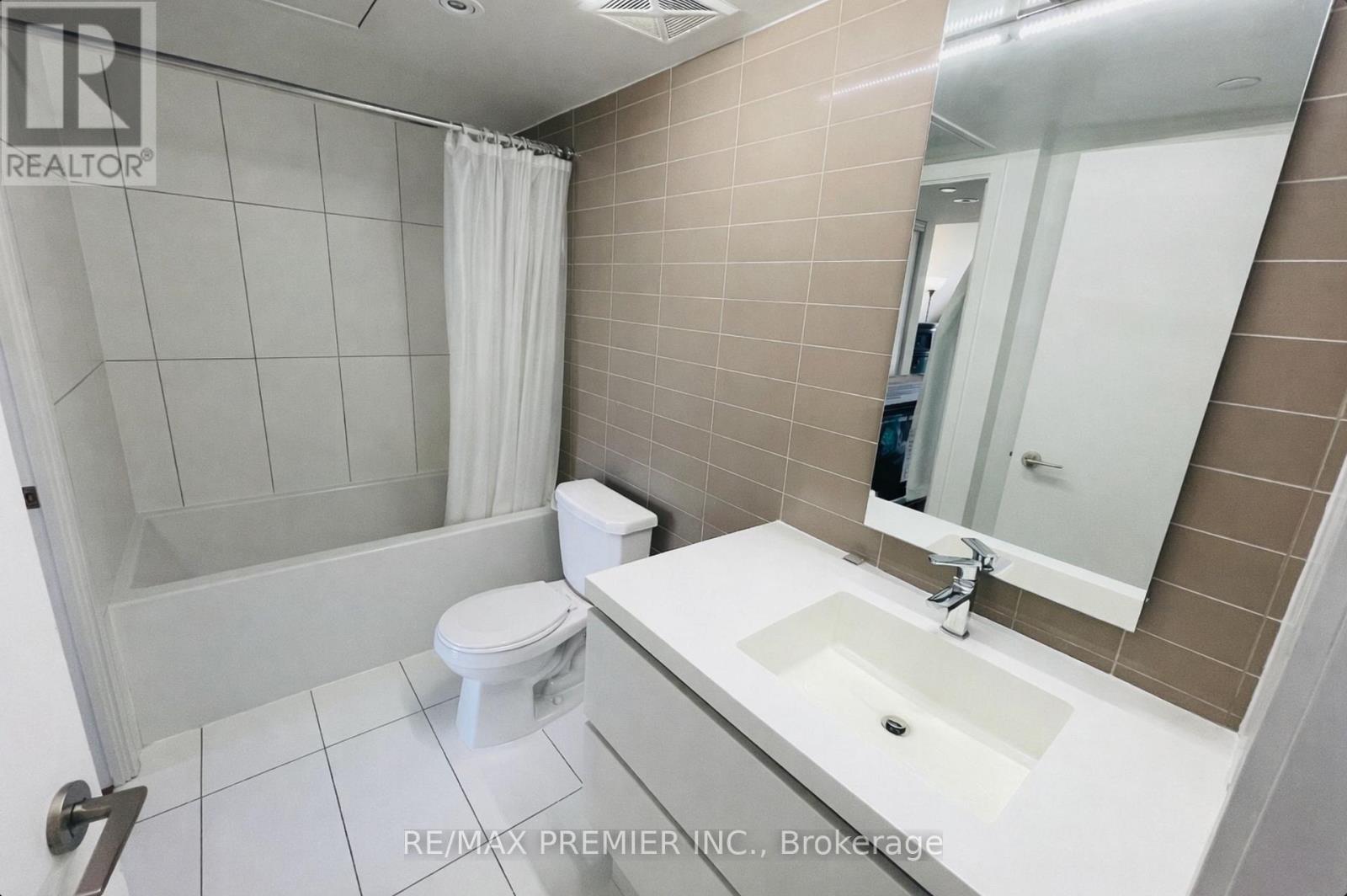 3809 - 85 Queens Wharf Road, Toronto, Ontario  M5V 0J9 - Photo 8 - C12786844