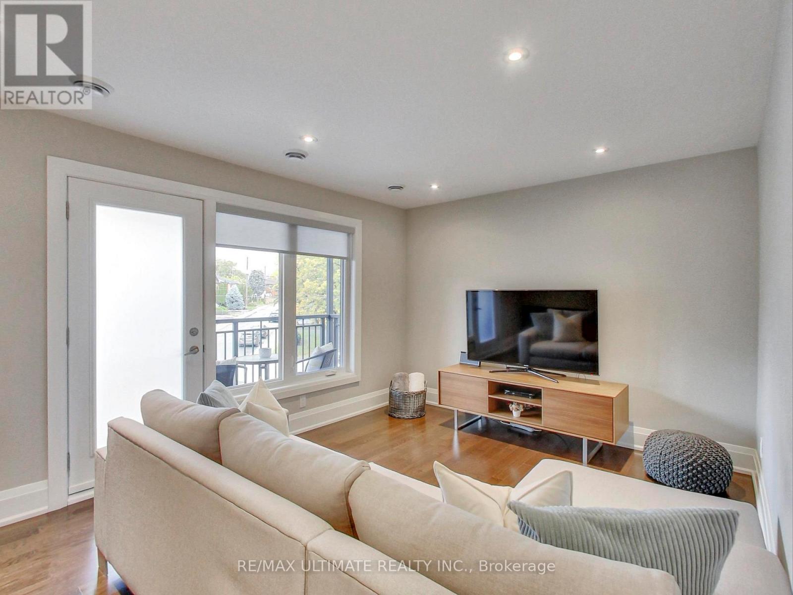 Apt #3 - 728 Vaughan Road, Toronto, Ontario  M6E 2Y9 - Photo 2 - C12786870