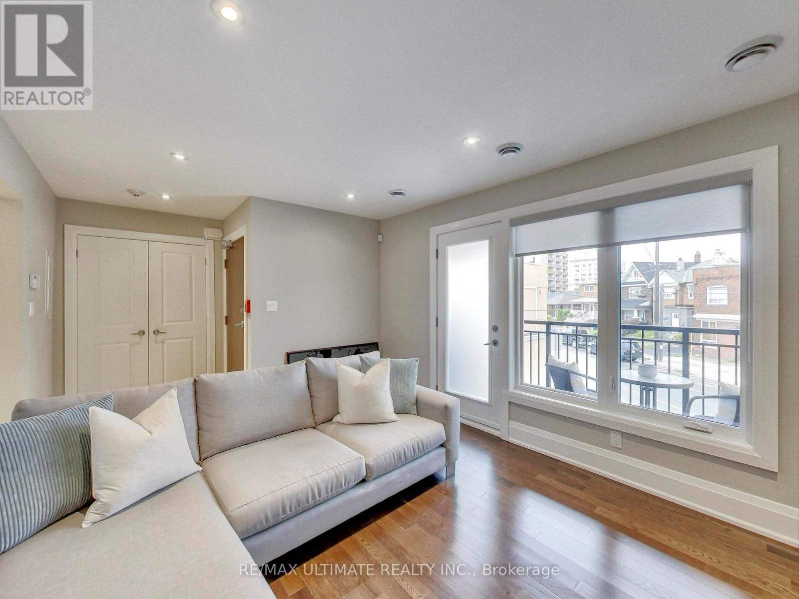 Apt #3 - 728 Vaughan Road, Toronto, Ontario  M6E 2Y9 - Photo 3 - C12786870