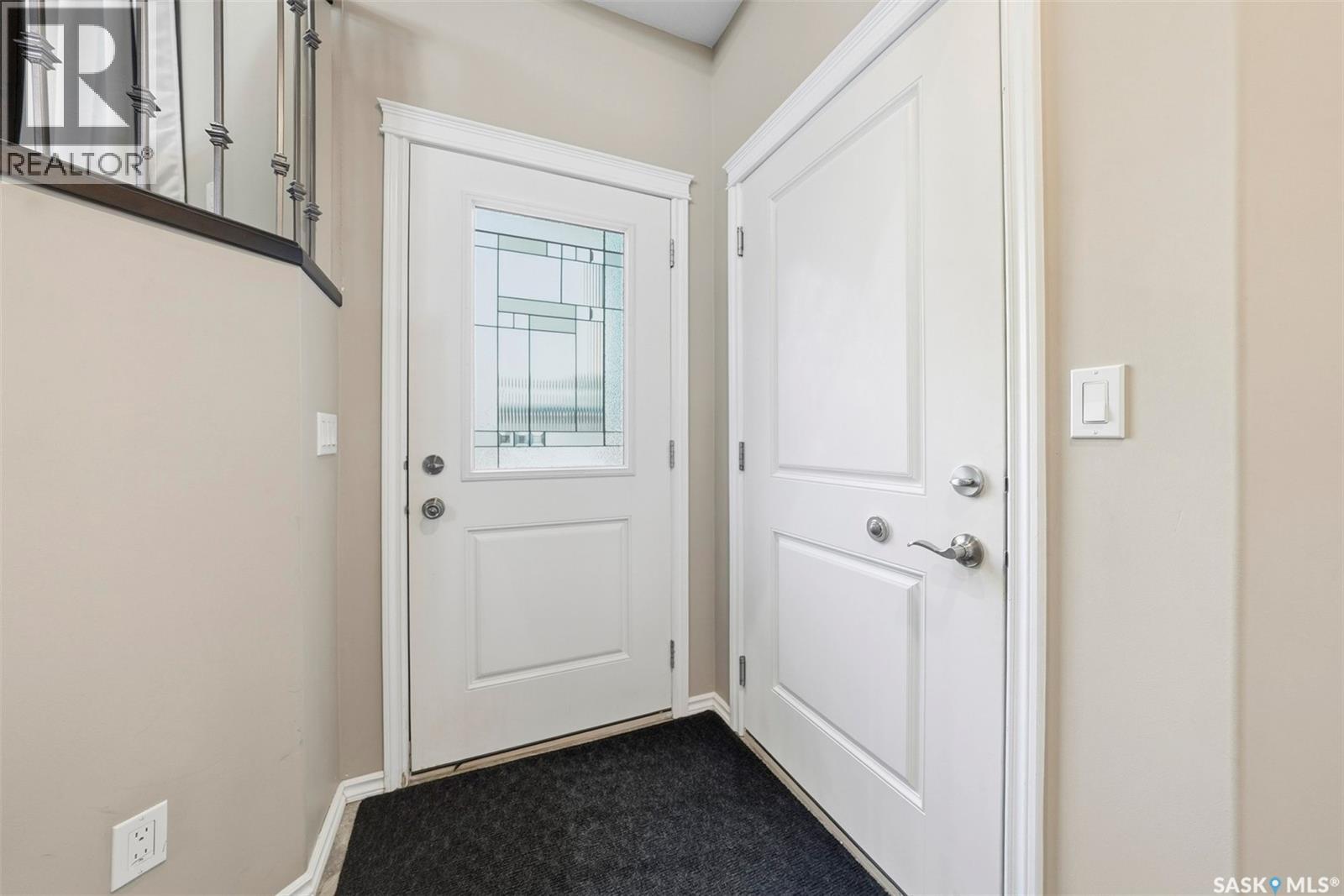 207 Bentley Court, Saskatoon, Saskatchewan  S7L 6L4 - Photo 3 - SK028529