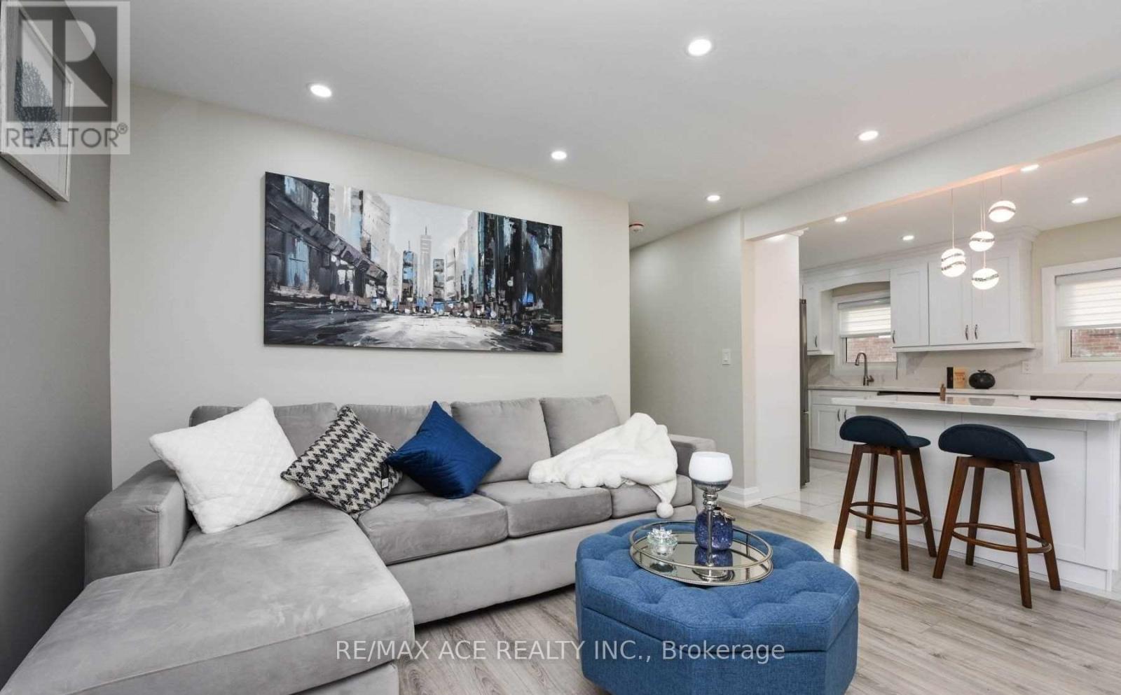 7 Ellie Drive, Toronto, Ontario  M1G 2G8 - Photo 2 - E12786790