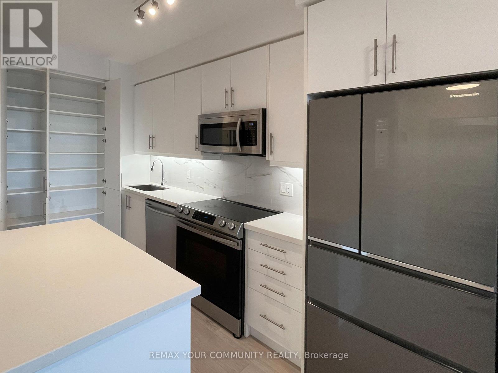 306 - 75 Oneida Crescent, Richmond Hill, Ontario  L4B 0H3 - Photo 10 - N12786702