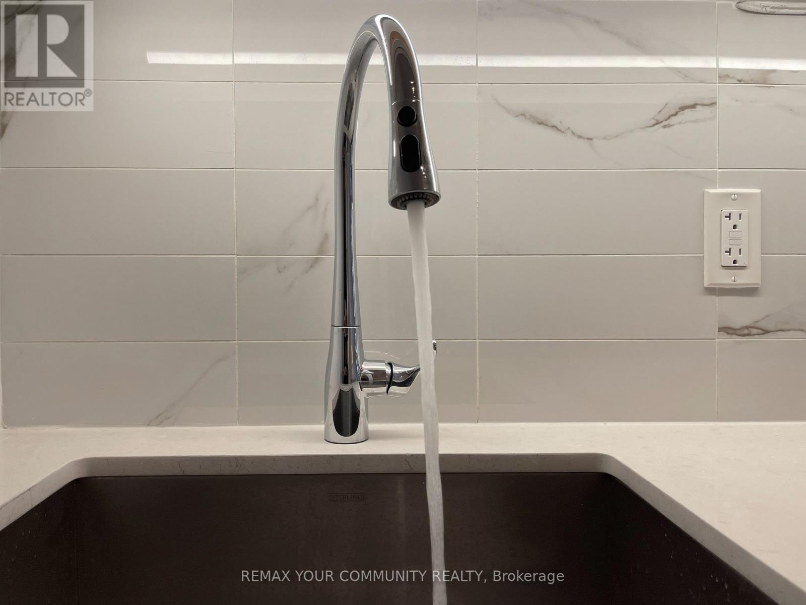 306 - 75 Oneida Crescent, Richmond Hill, Ontario  L4B 0H3 - Photo 11 - N12786702