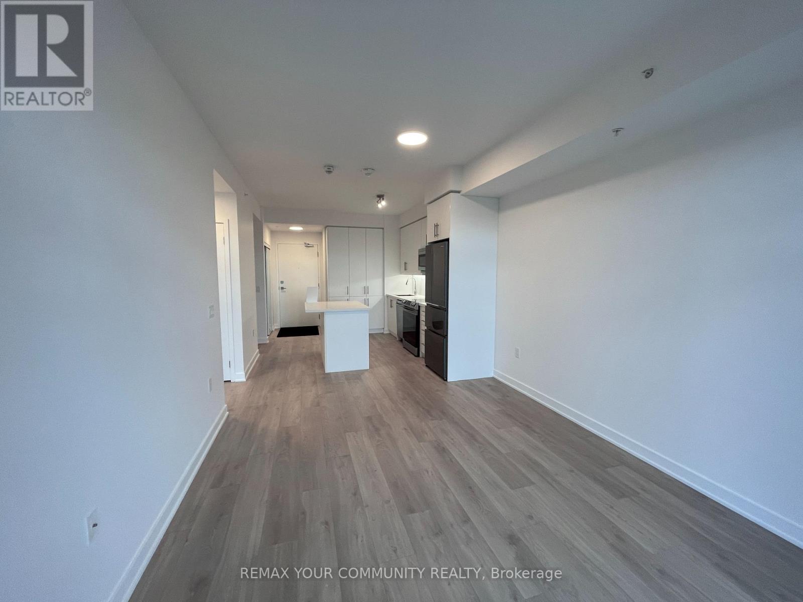 306 - 75 Oneida Crescent, Richmond Hill, Ontario  L4B 0H3 - Photo 4 - N12786702