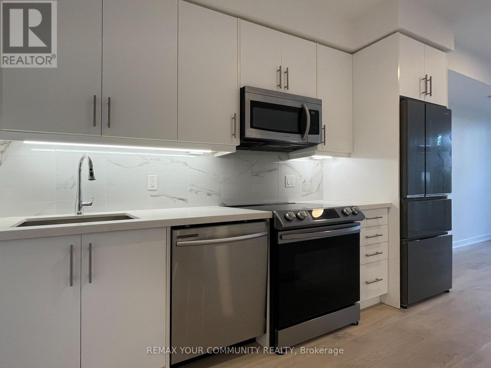 306 - 75 Oneida Crescent, Richmond Hill, Ontario  L4B 0H3 - Photo 8 - N12786702