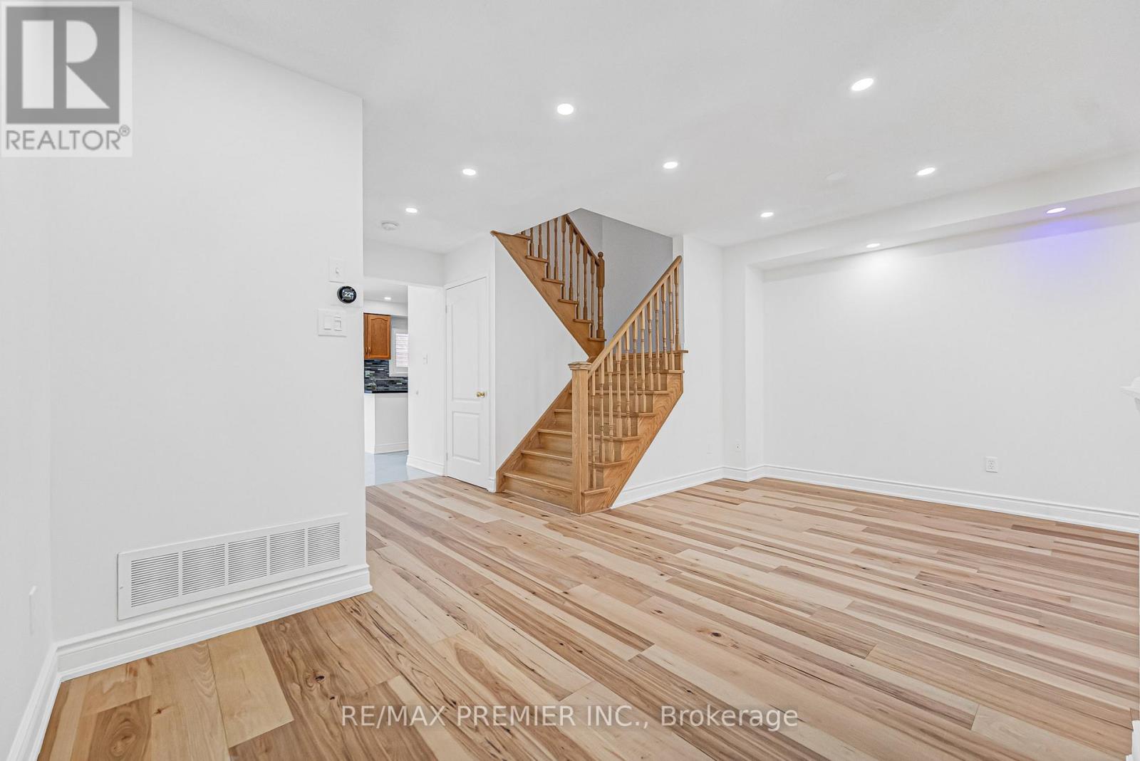 27 - 165 Fieldstone Drive, Vaughan, Ontario  L4L 9M1 - Photo 8 - N12786714