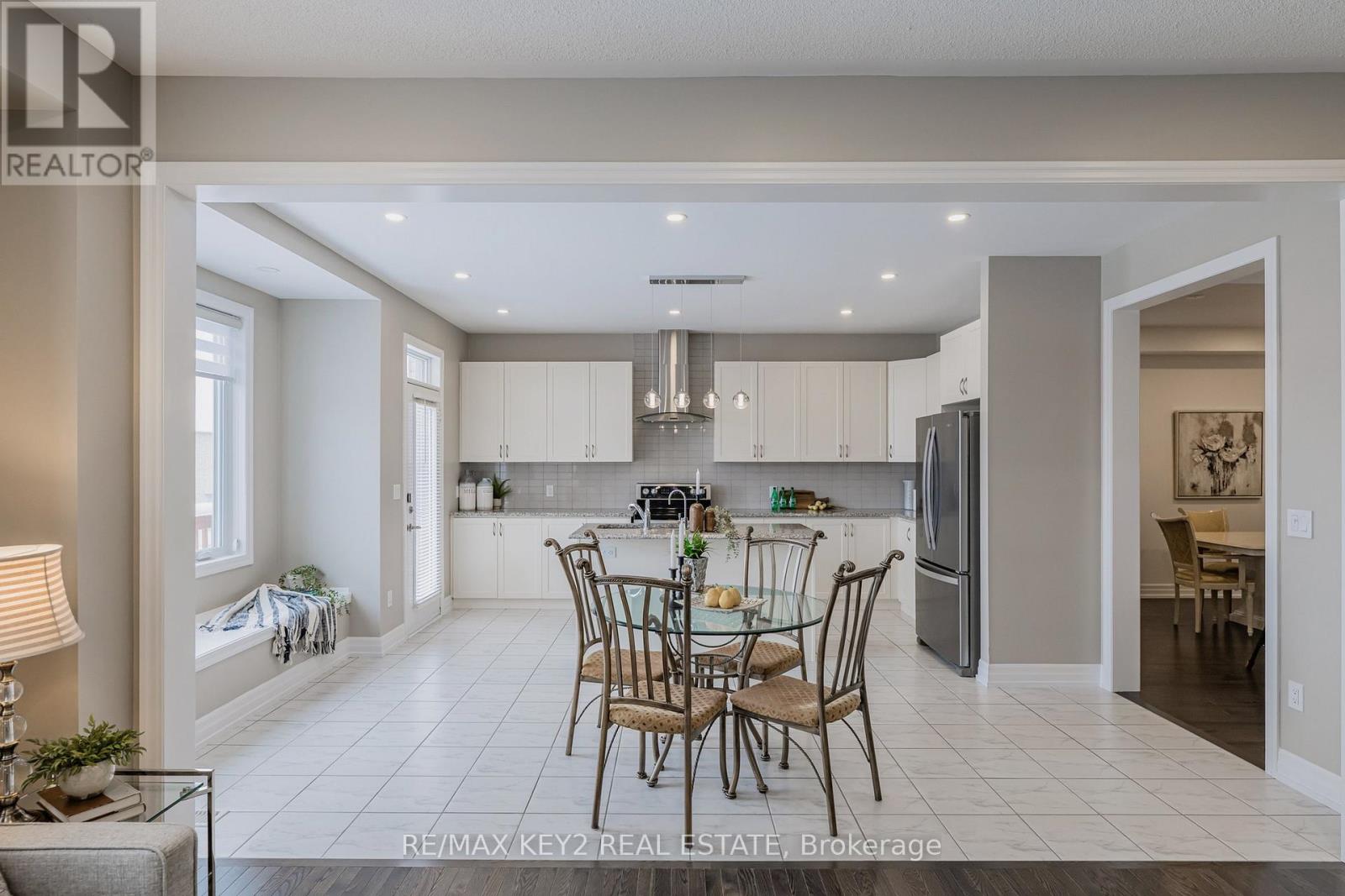 75 Pear Blossom Way, East Gwillimbury, Ontario  L9N 0T3 - Photo 12 - N12786782