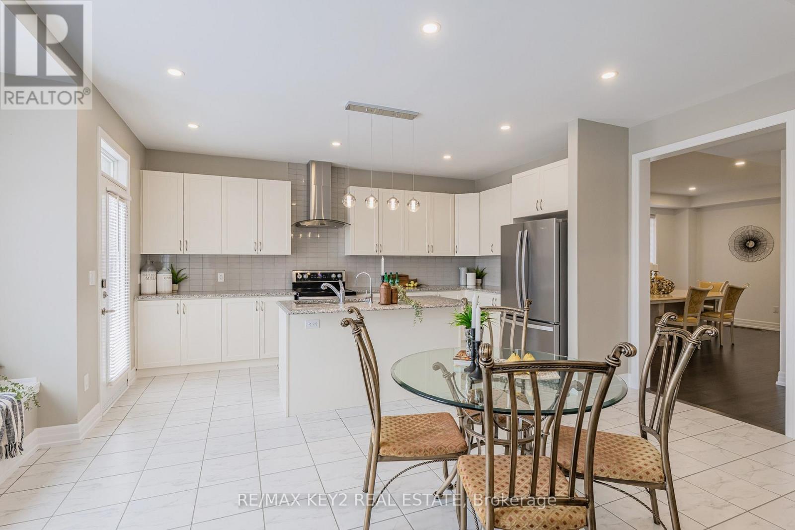 75 Pear Blossom Way, East Gwillimbury, Ontario  L9N 0T3 - Photo 13 - N12786782