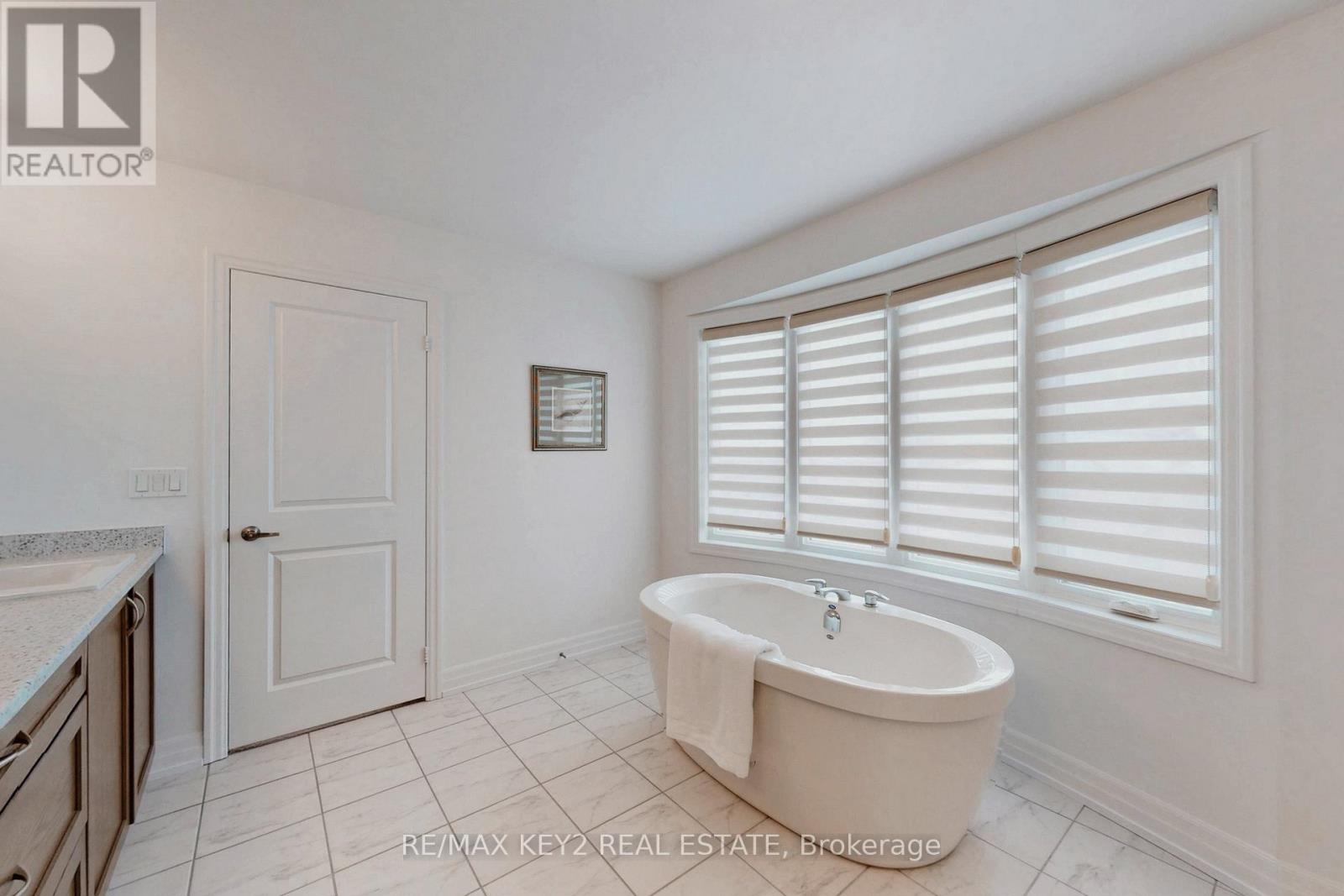 75 Pear Blossom Way, East Gwillimbury (Holland Landing), Ontario  L9N 0T3 - Photo 26 - N12786782