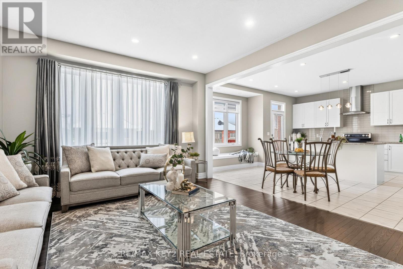 75 Pear Blossom Way, East Gwillimbury, Ontario  L9N 0T3 - Photo 8 - N12786782