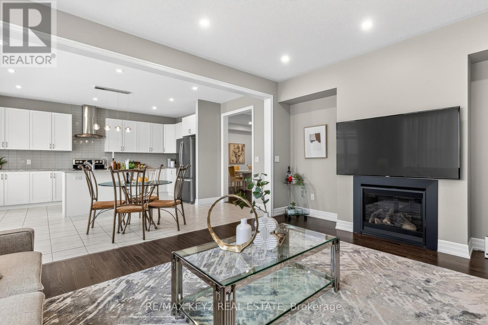 75 Pear Blossom Way, East Gwillimbury, Ontario  L9N 0T3 - Photo 9 - N12786782