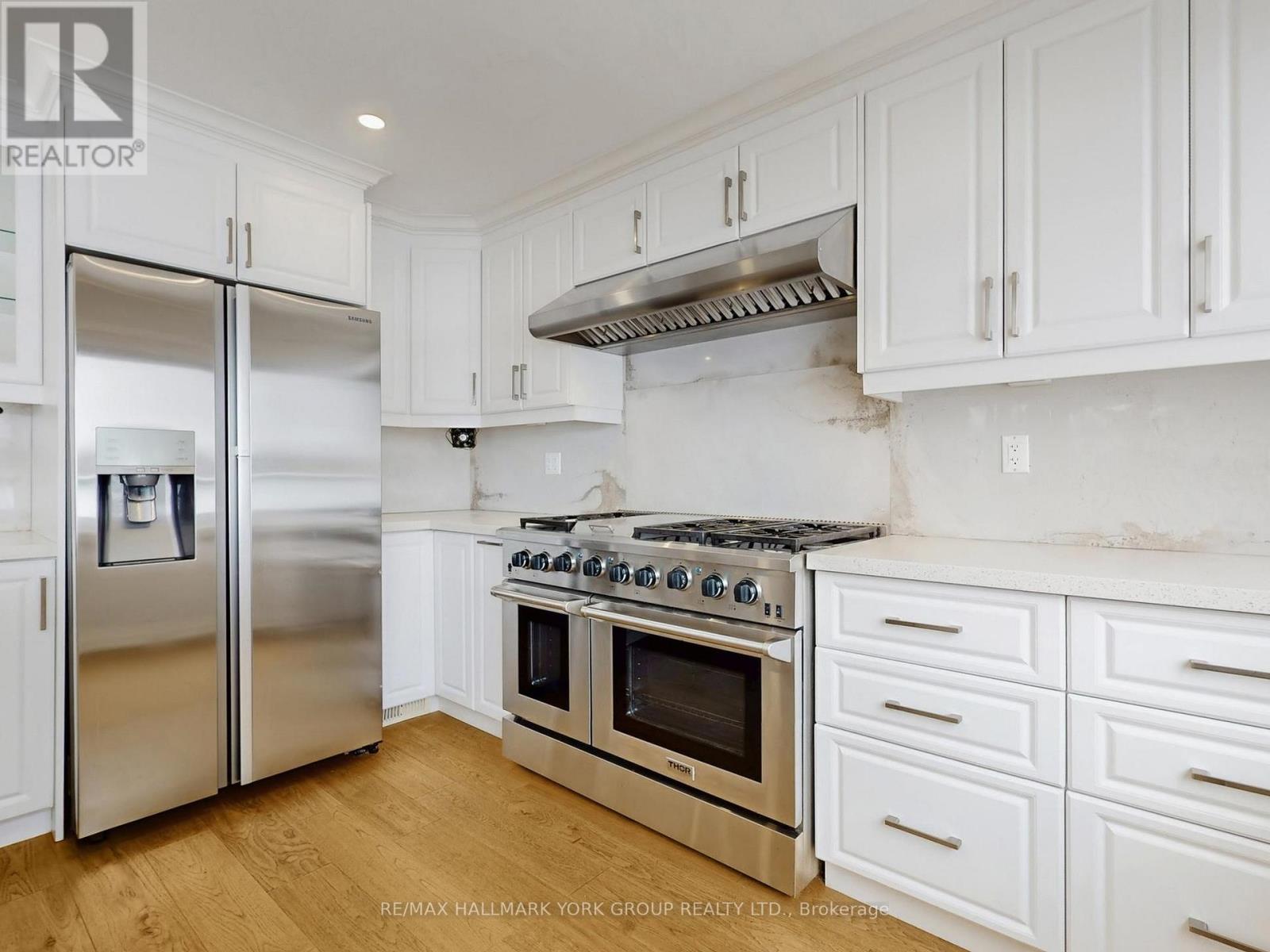 21 Willowbank Avenue, Richmond Hill, Ontario  L4E 3B4 - Photo 10 - N12786862