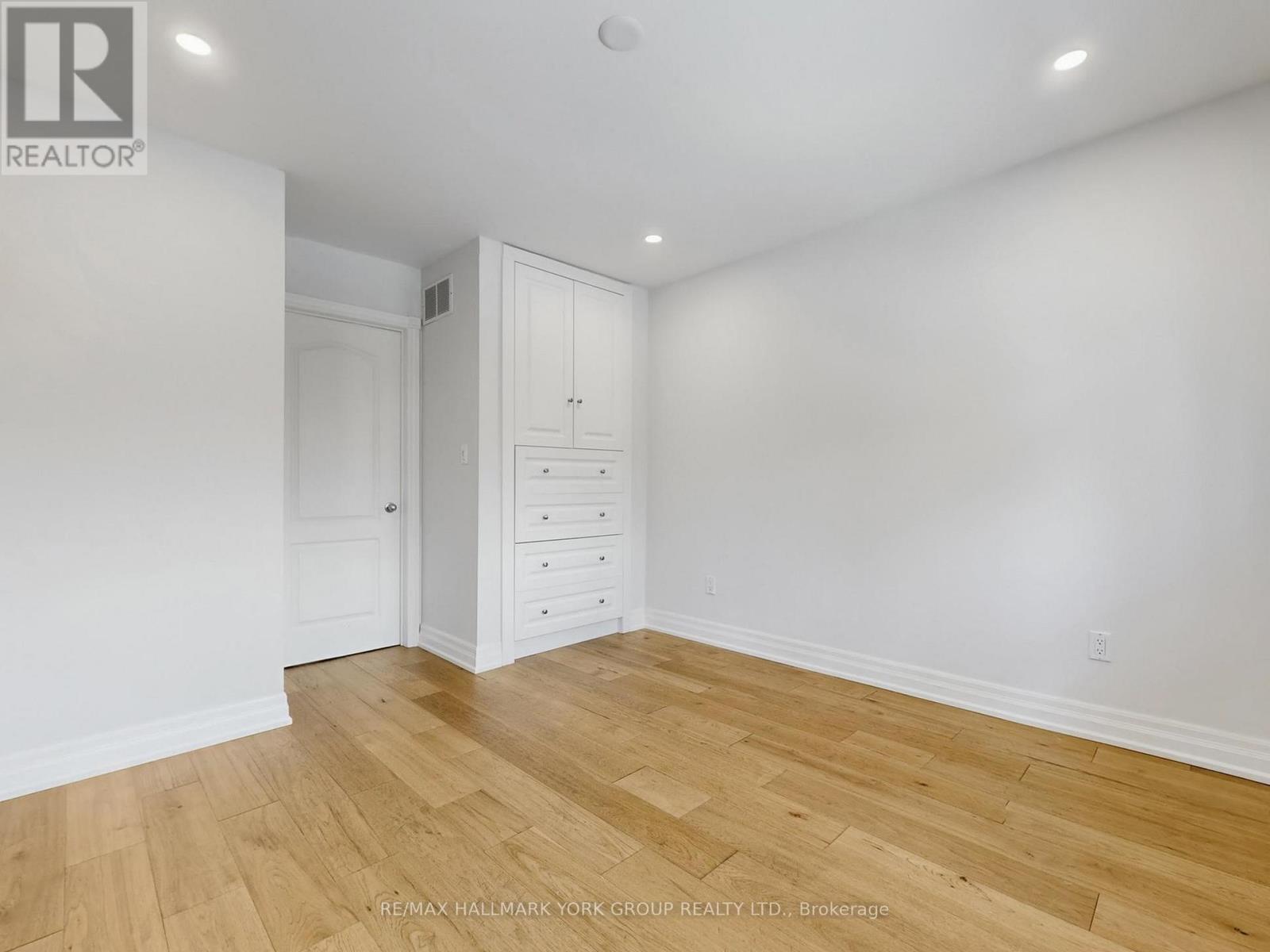 21 Willowbank Avenue, Richmond Hill, Ontario  L4E 3B4 - Photo 21 - N12786862