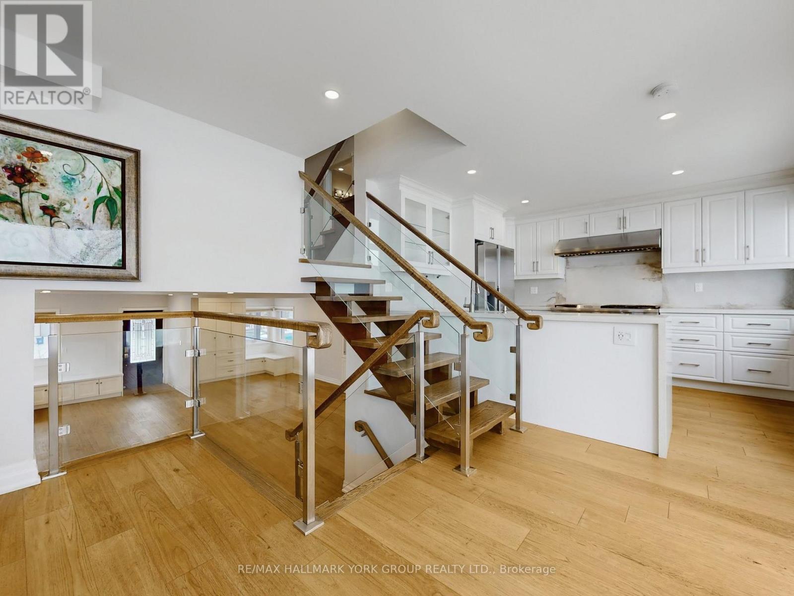 21 Willowbank Avenue, Richmond Hill, Ontario  L4E 3B4 - Photo 9 - N12786862