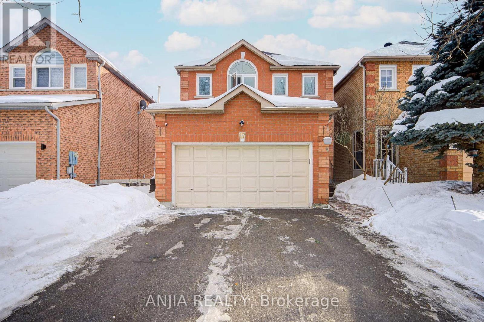 17 Kenborough Court, Markham, Ontario  L3S 3P3 - Photo 2 - N12786866