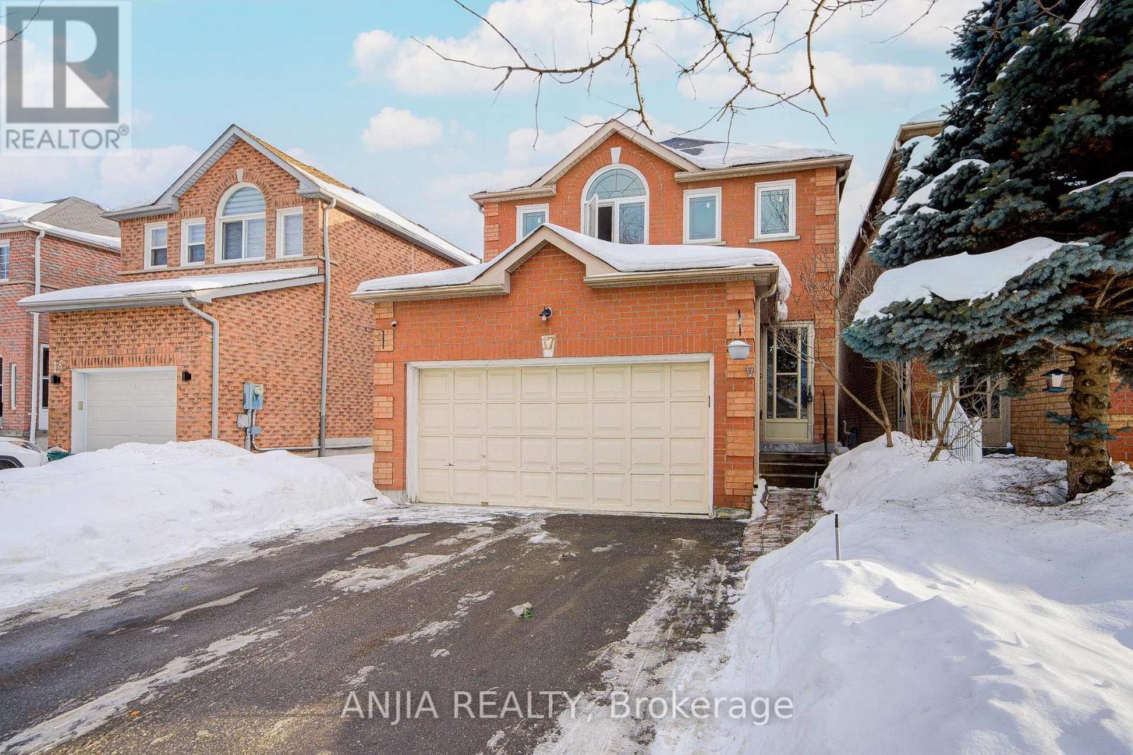 17 Kenborough Court, Markham, Ontario  L3S 3P3 - Photo 3 - N12786866