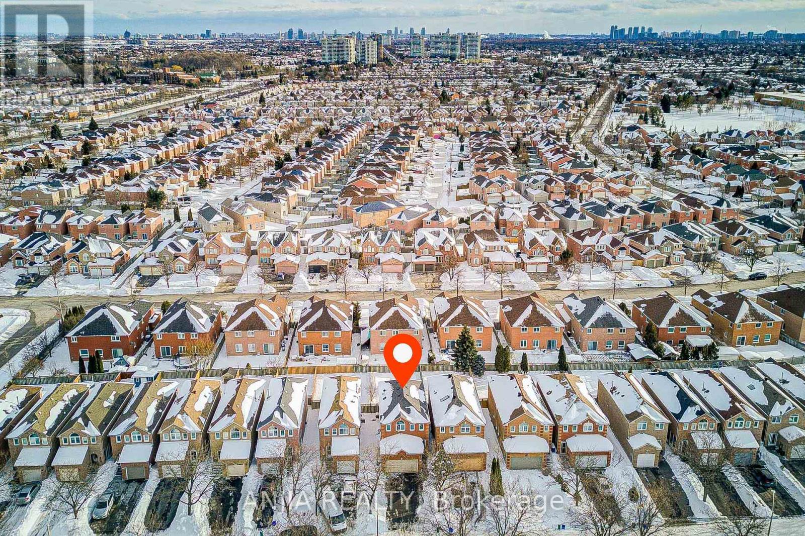 17 Kenborough Court, Markham, Ontario  L3S 3P3 - Photo 5 - N12786866