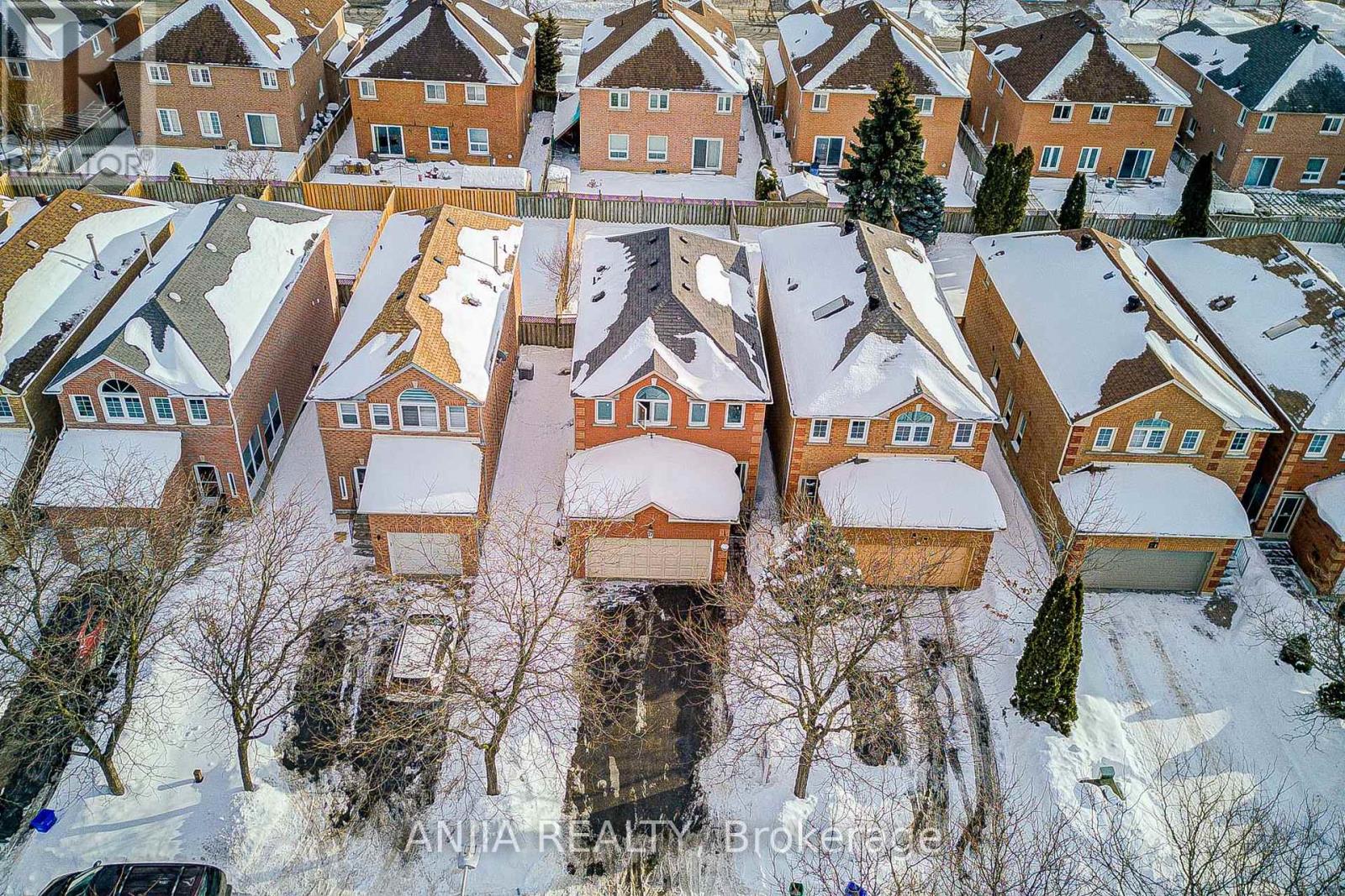 17 Kenborough Court, Markham, Ontario  L3S 3P3 - Photo 6 - N12786866