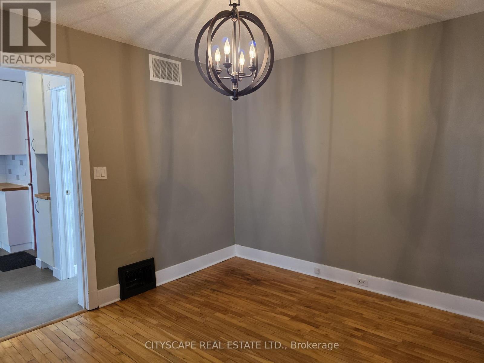 104 Patrick Street, Orillia, Ontario  L3V 5L5 - Photo 19 - S12786758