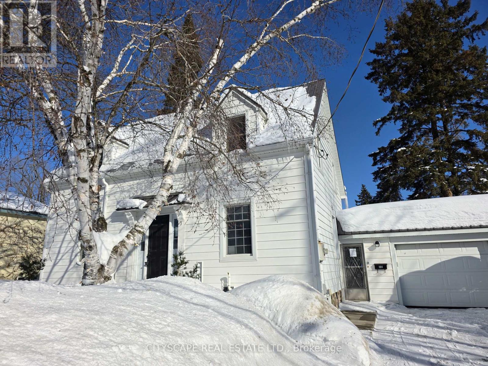 104 Patrick Street, Orillia, Ontario  L3V 5L5 - Photo 3 - S12786758