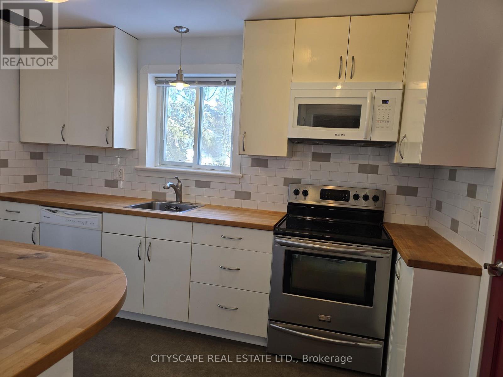 104 Patrick Street, Orillia, Ontario  L3V 5L5 - Photo 8 - S12786758