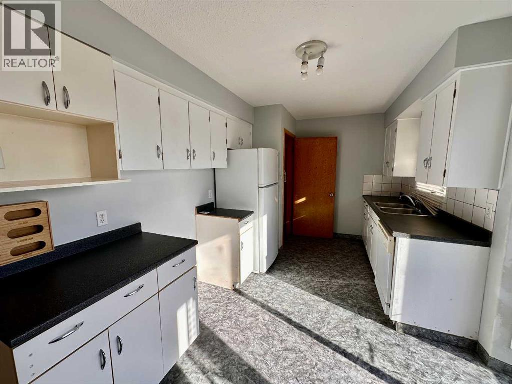 1601 14 Avenue S, Lethbridge, Alberta  T1K 0T6 - Photo 3 - A2285797