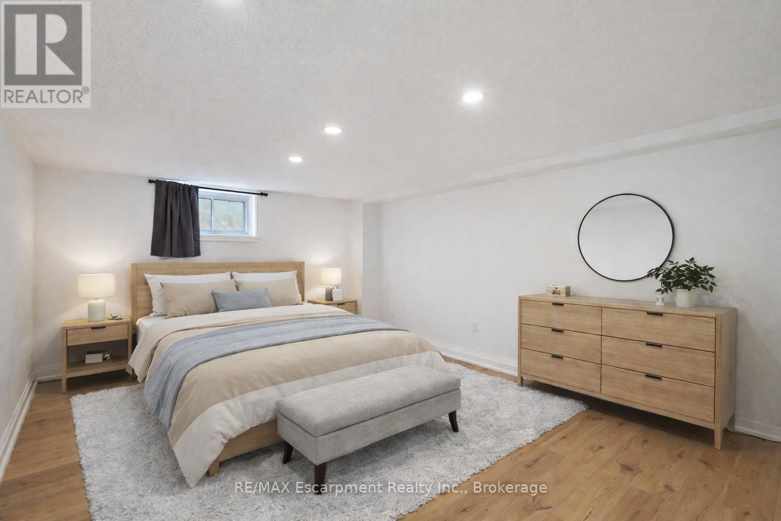 135 Deane Avenue, Oakville, Ontario  L6K 1N2 - Photo 22 - W12786766