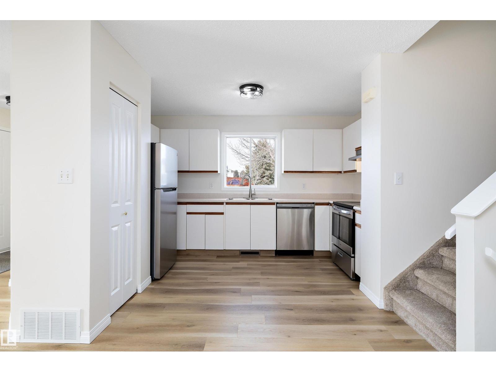 5914 162a Av Nw, Edmonton, Alberta  T5Y 2W2 - Photo 12 - E4473431