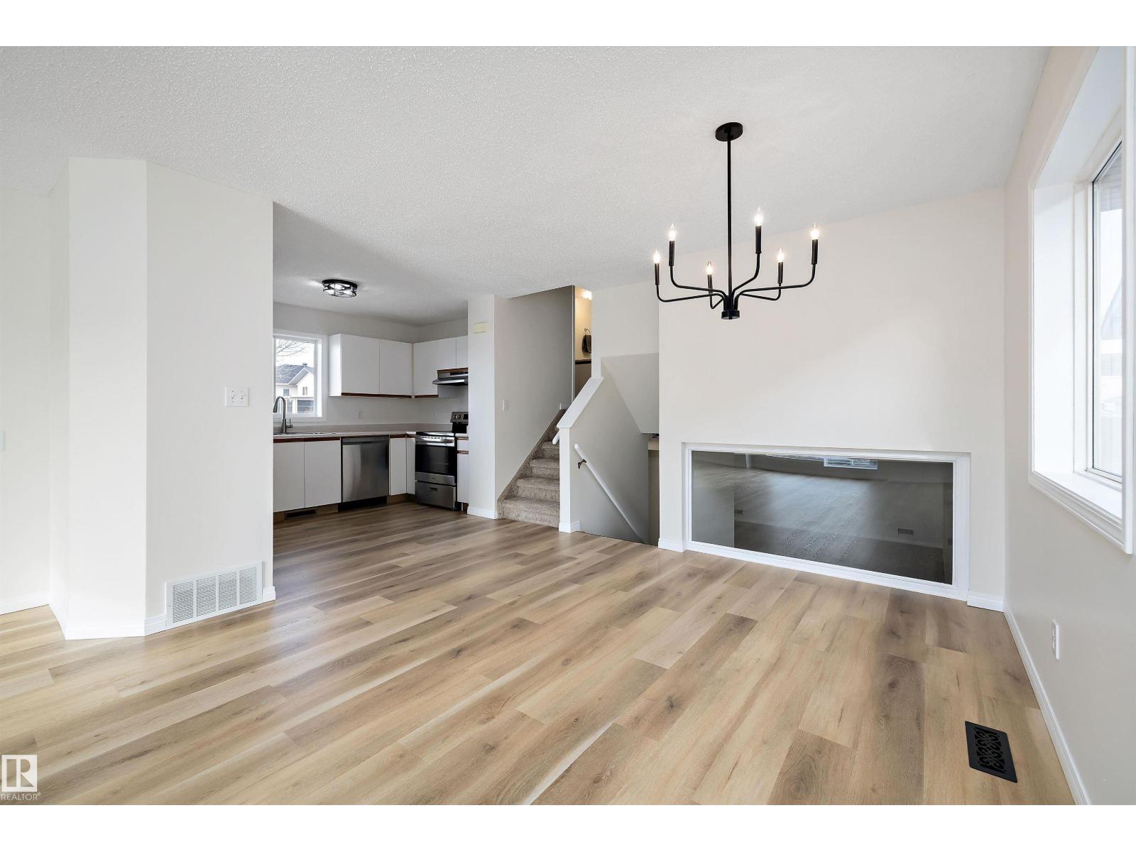 5914 162a Av Nw, Edmonton, Alberta  T5Y 2W2 - Photo 8 - E4473431