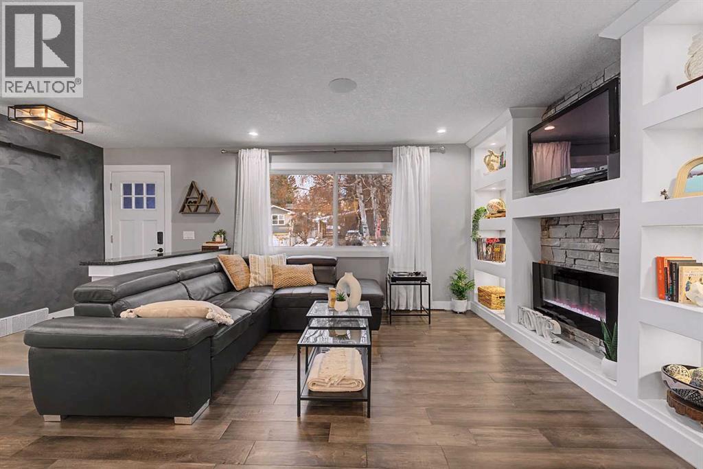 32 Sinclair Crescent Sw, Calgary, Alberta T2W 0L7 - Photo 9 - A2284512