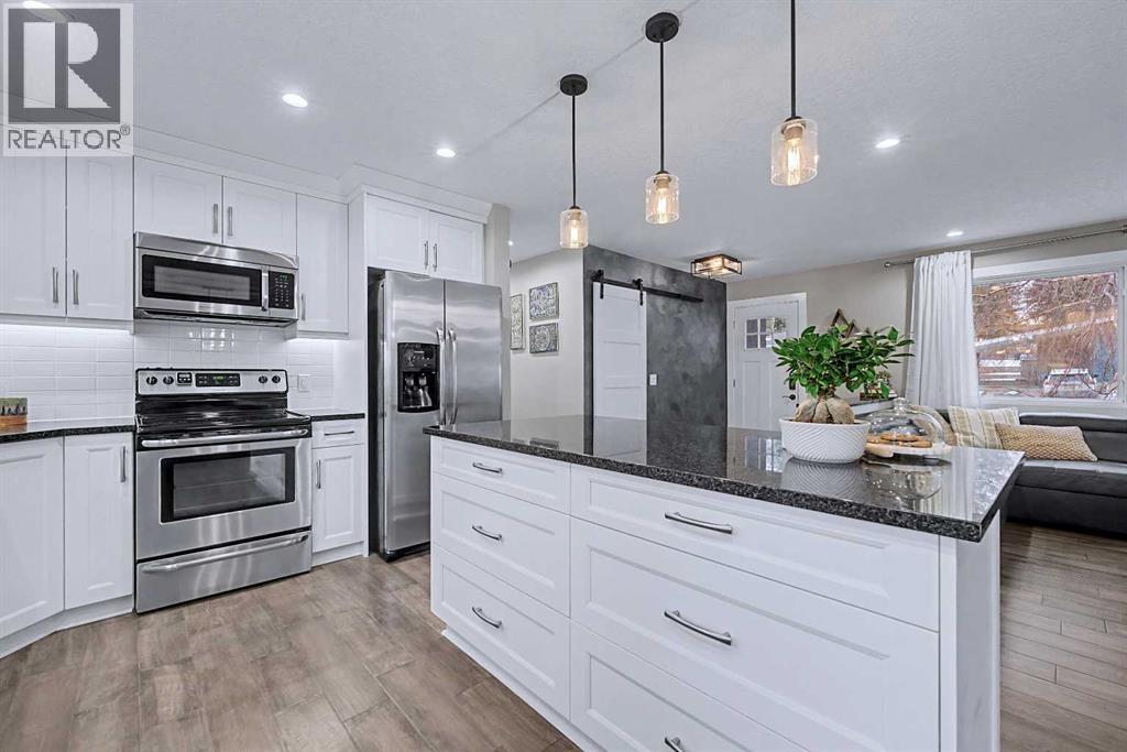 32 Sinclair Crescent Sw, Calgary, Alberta T2W 0L7 - Photo 16 - A2284512