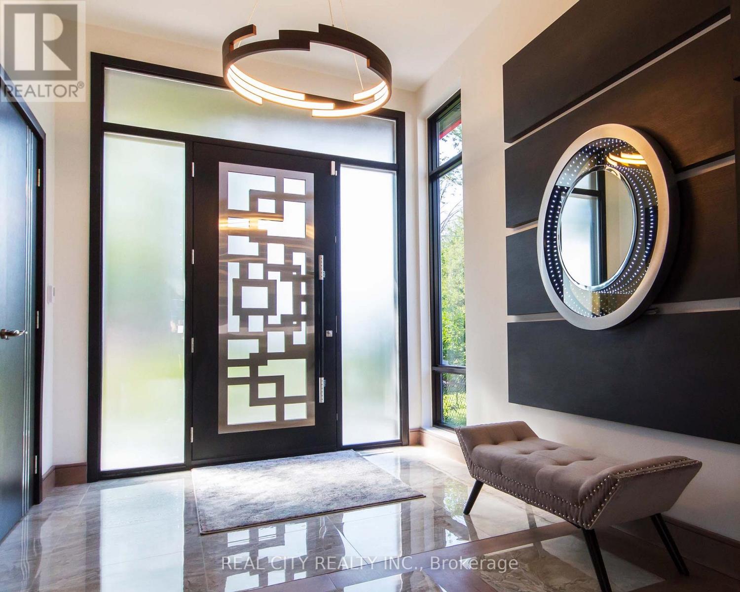 662 Byngmount Avenue, Mississauga, Ontario  L5G 1R4 - Photo 4 - W12786650