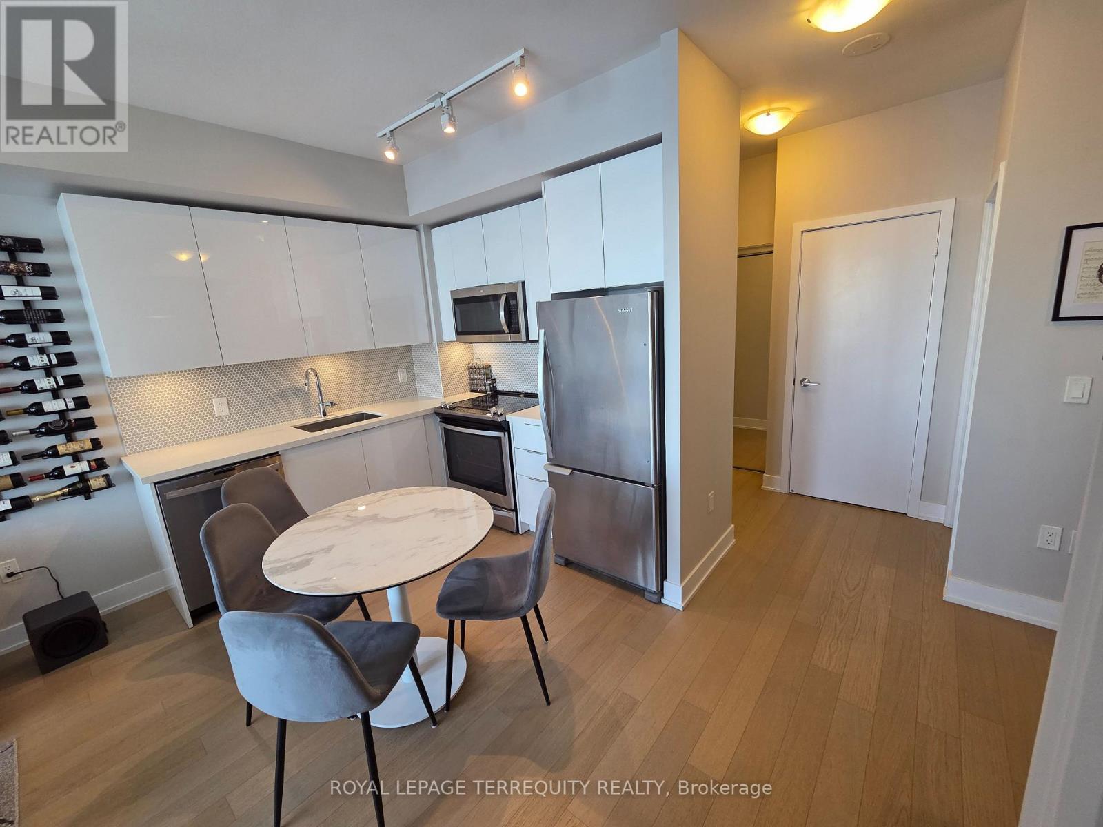 4814 - 30 Shore Breeze Drive, Toronto, Ontario  M8V 0J1 - Photo 5 - W12786652