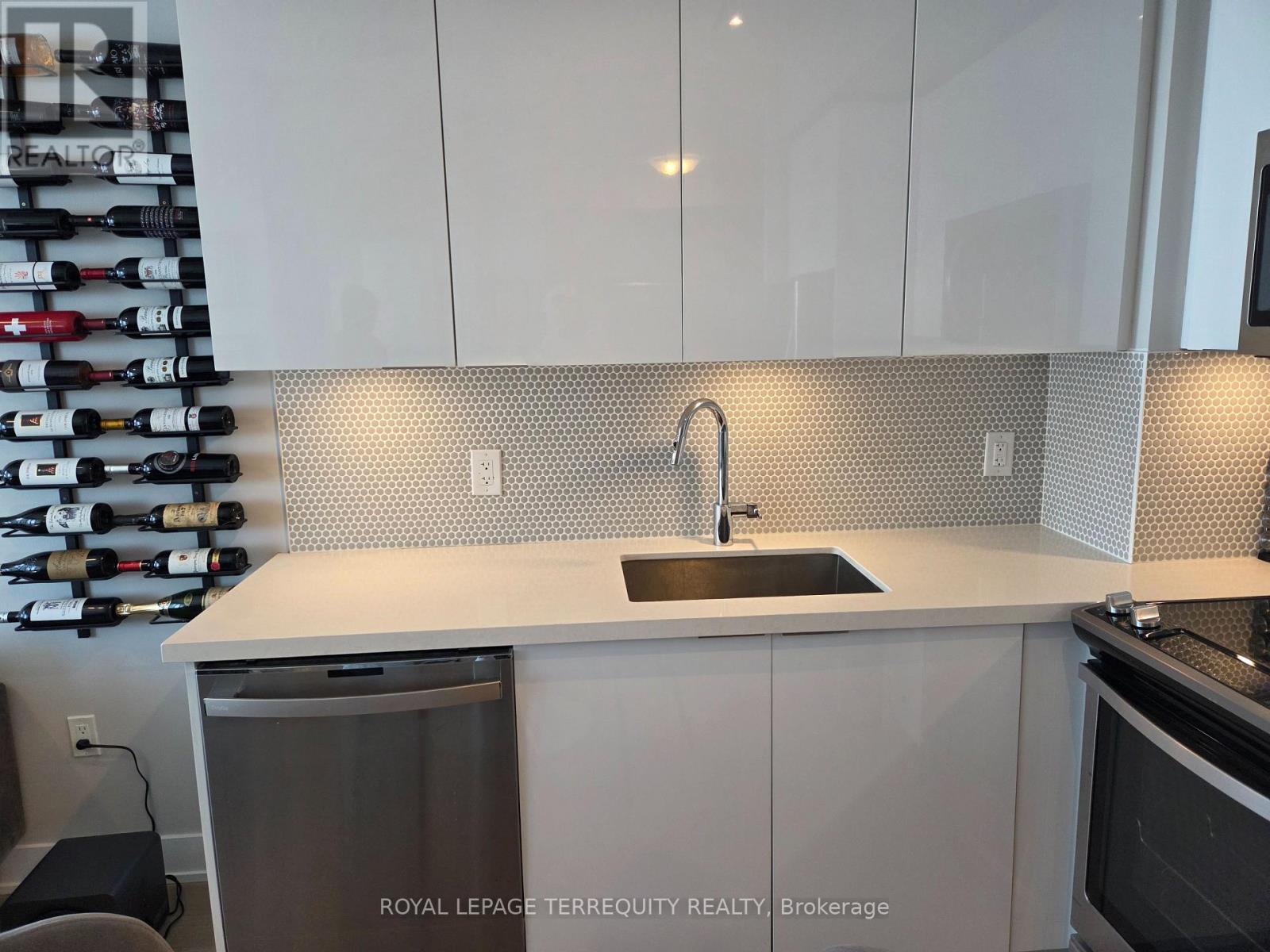 4814 - 30 Shore Breeze Drive, Toronto, Ontario  M8V 0J1 - Photo 6 - W12786652