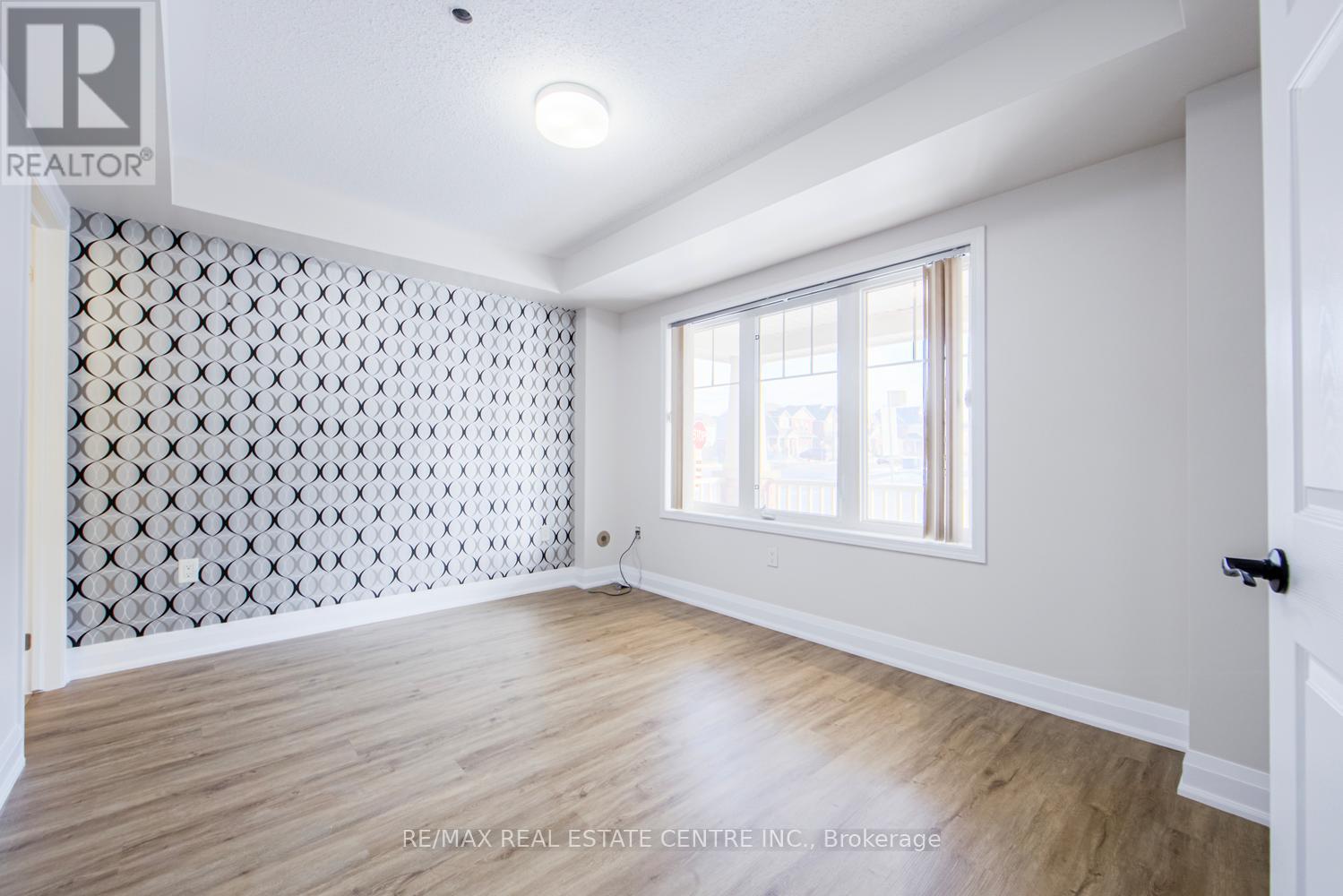 299 Dymott Avenue, Milton, Ontario  L9T 0Z5 - Photo 9 - W12786680