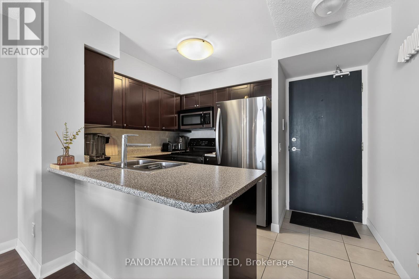 1603 - 225 Sherway Gardens Road, Toronto, Ontario  M9C 0A3 - Photo 7 - W12786746