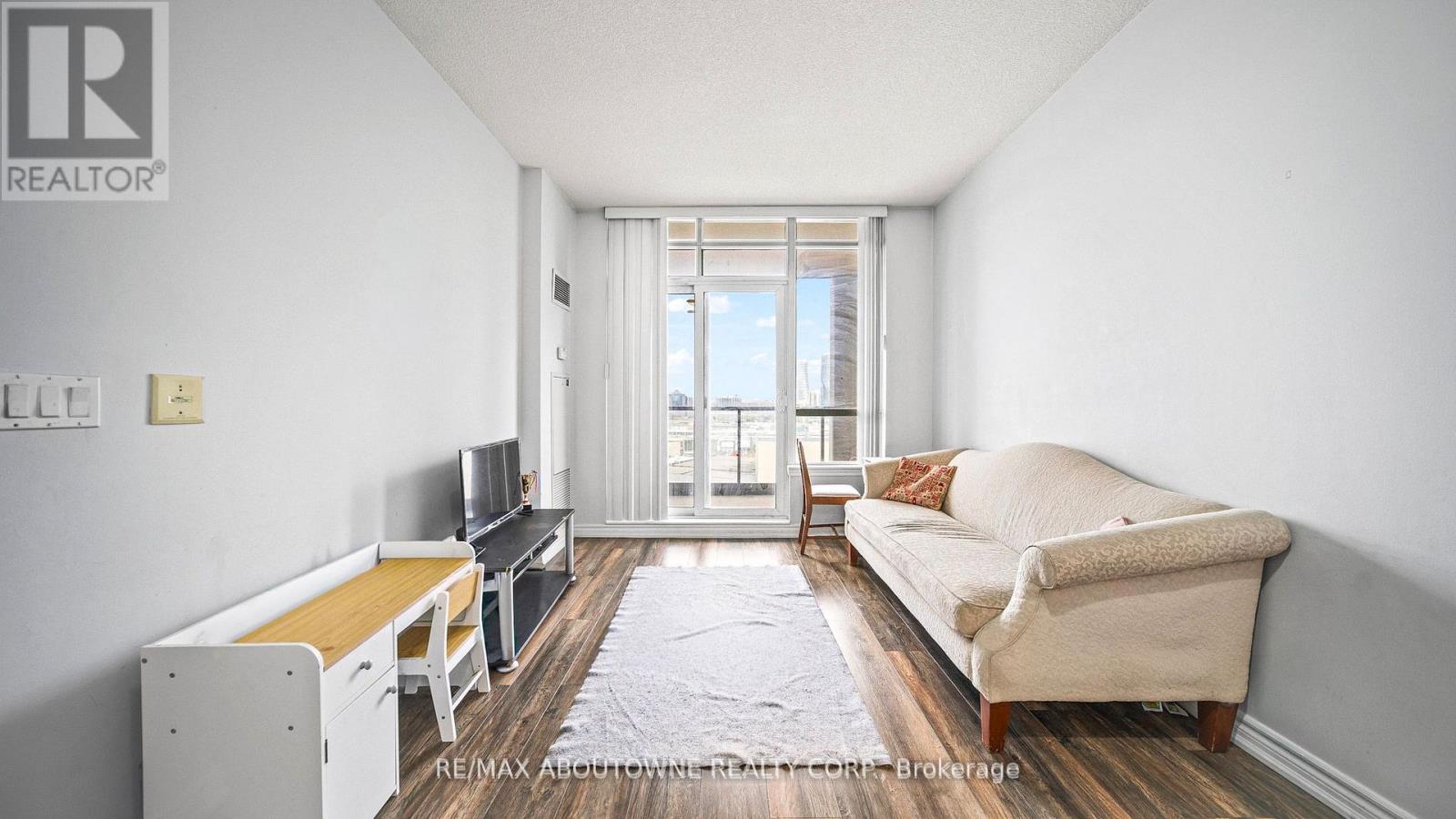 1609 - 388 Prince Of Wales Drive, Mississauga, Ontario  L5B 0A1 - Photo 13 - W12786756