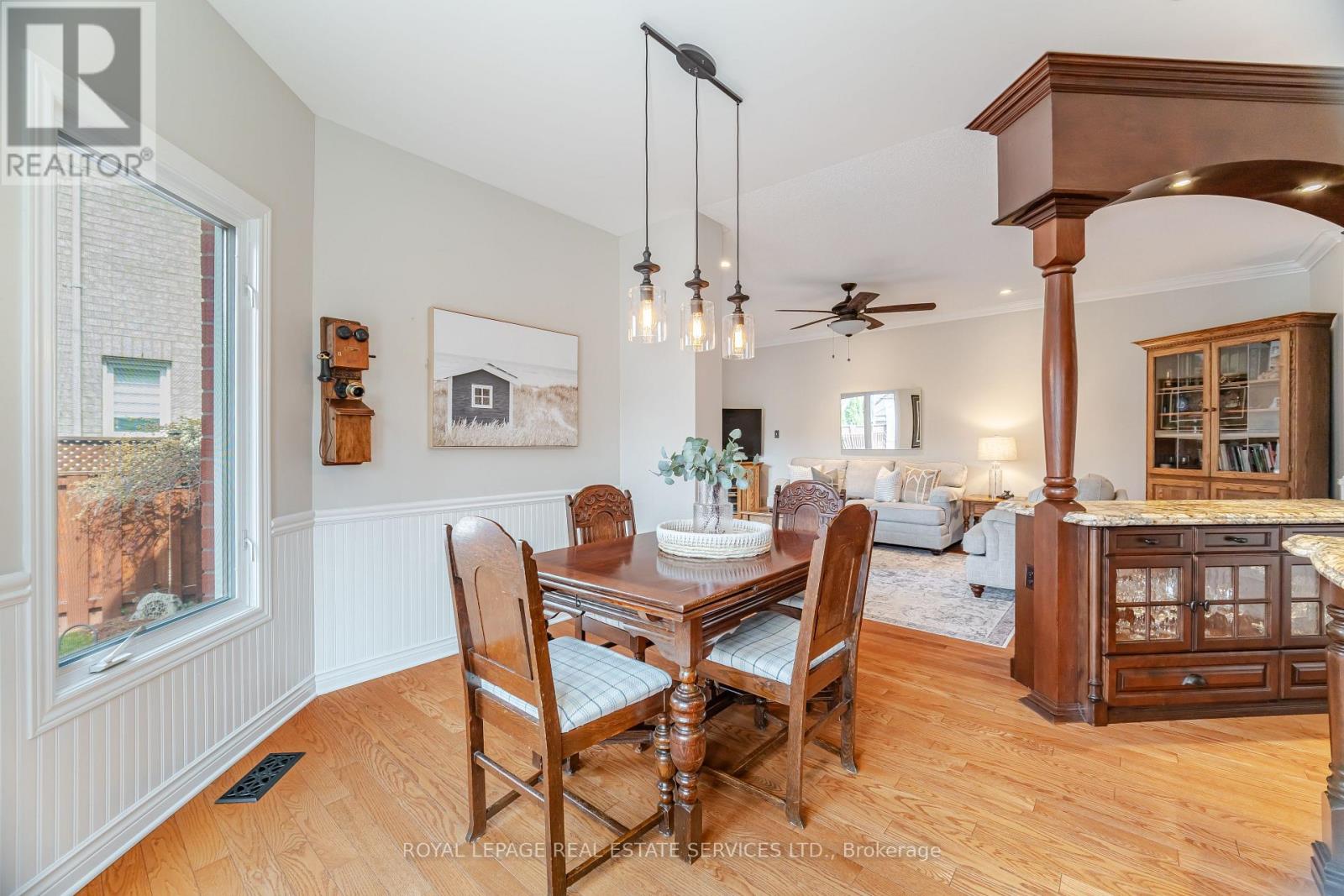 2097 Arbourview Drive, Oakville, Ontario  L6M 3P3 - Photo 11 - W12786760