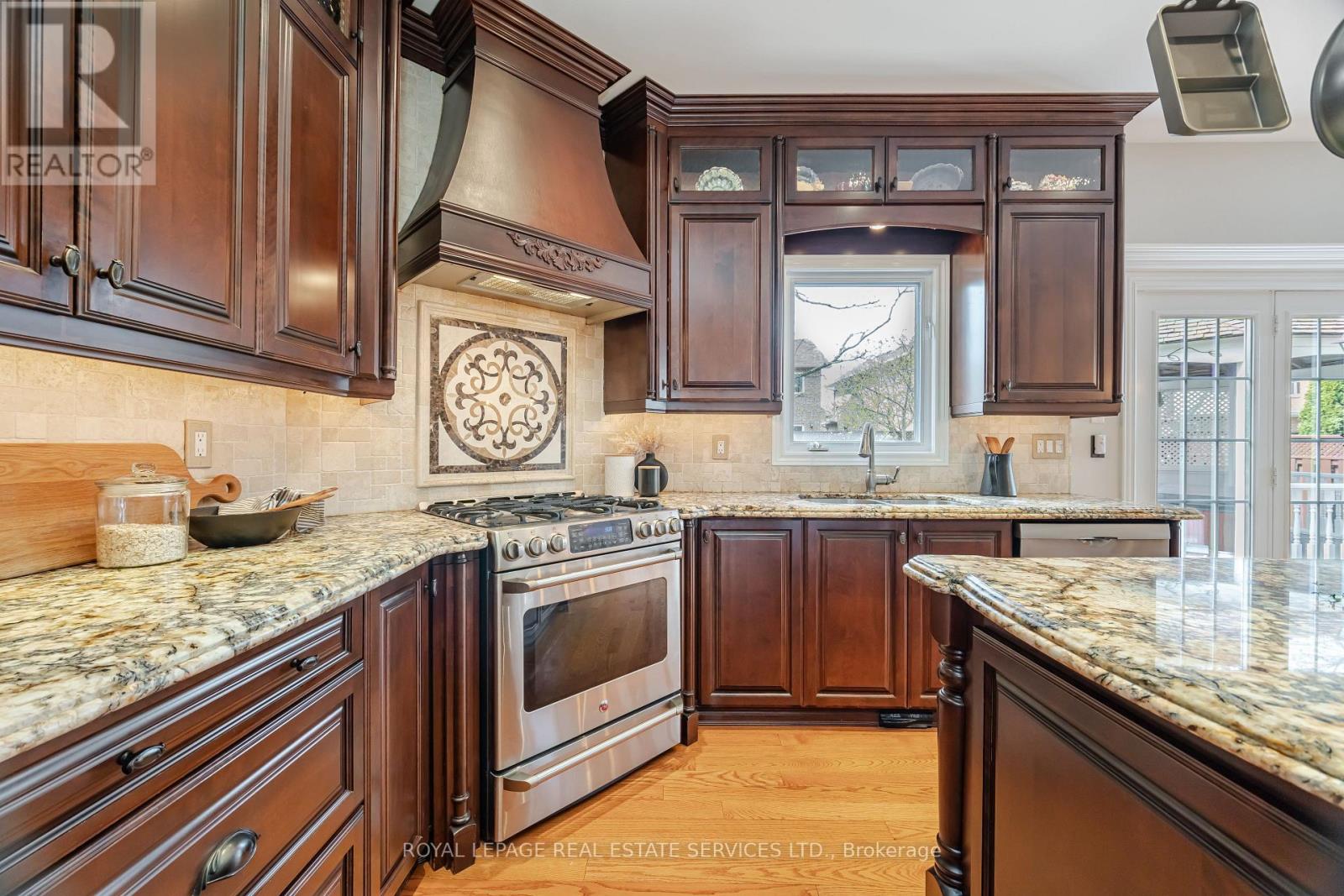 2097 Arbourview Drive, Oakville, Ontario  L6M 3P3 - Photo 15 - W12786760