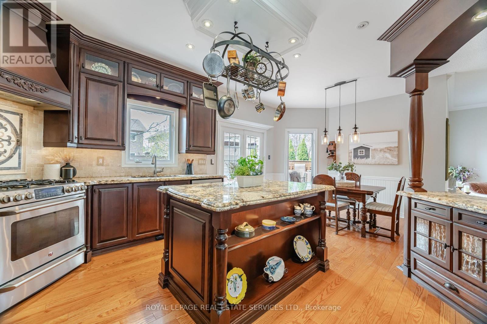 2097 Arbourview Drive, Oakville, Ontario  L6M 3P3 - Photo 16 - W12786760