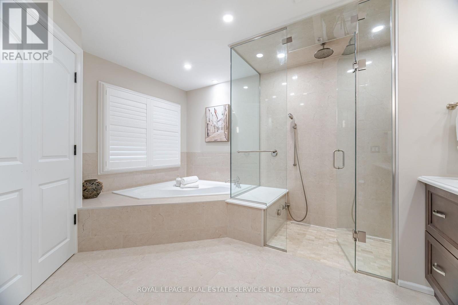 2097 Arbourview Drive, Oakville, Ontario  L6M 3P3 - Photo 23 - W12786760