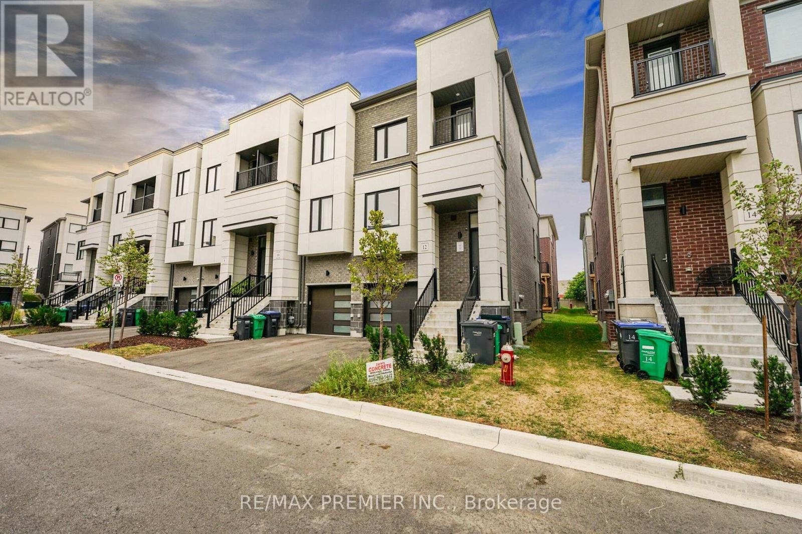 12 HEATHROW LANE, Caledon, Ontario