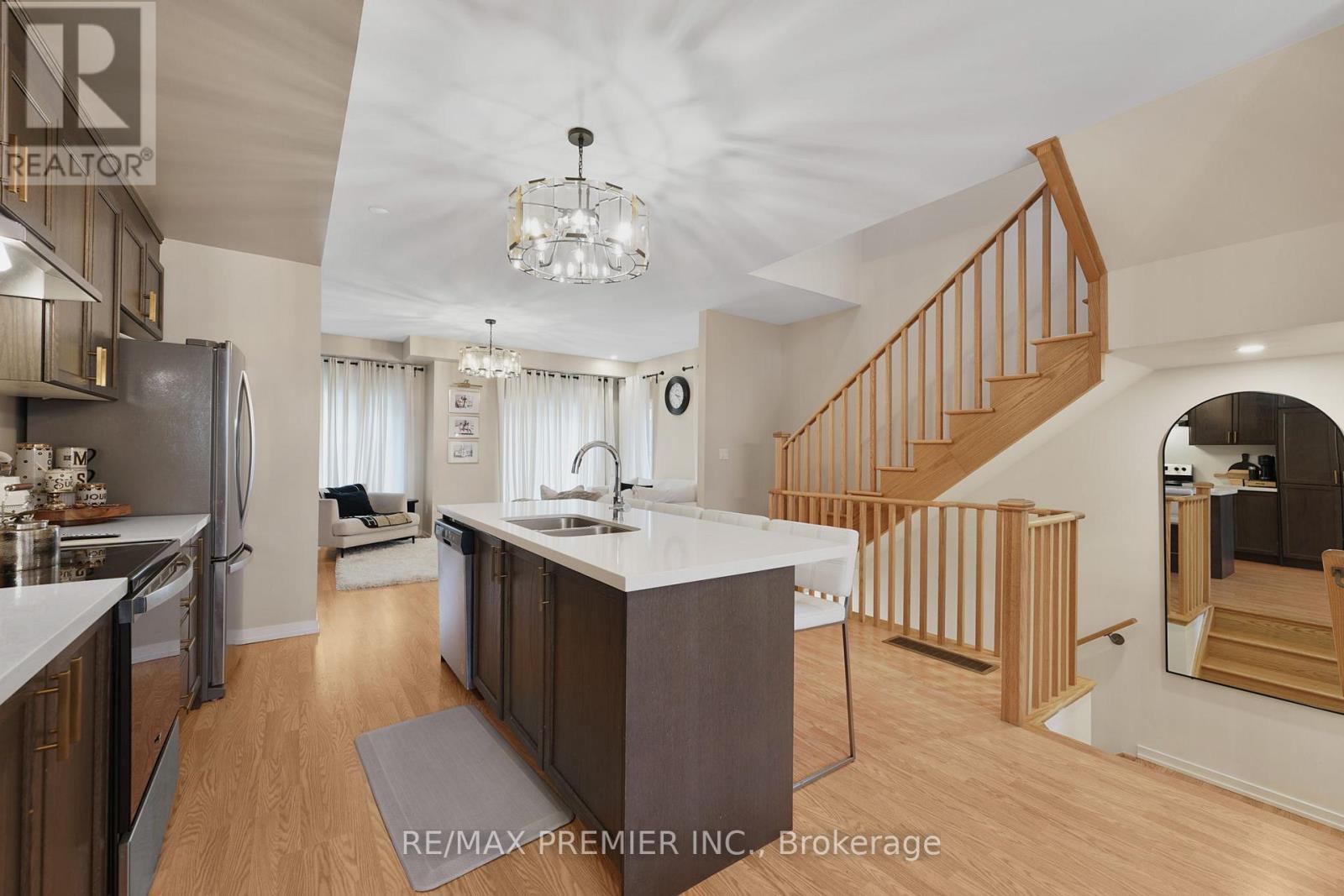12 Heathrow Lane, Caledon, Ontario  L7E 4M4 - Photo 15 - W12786764