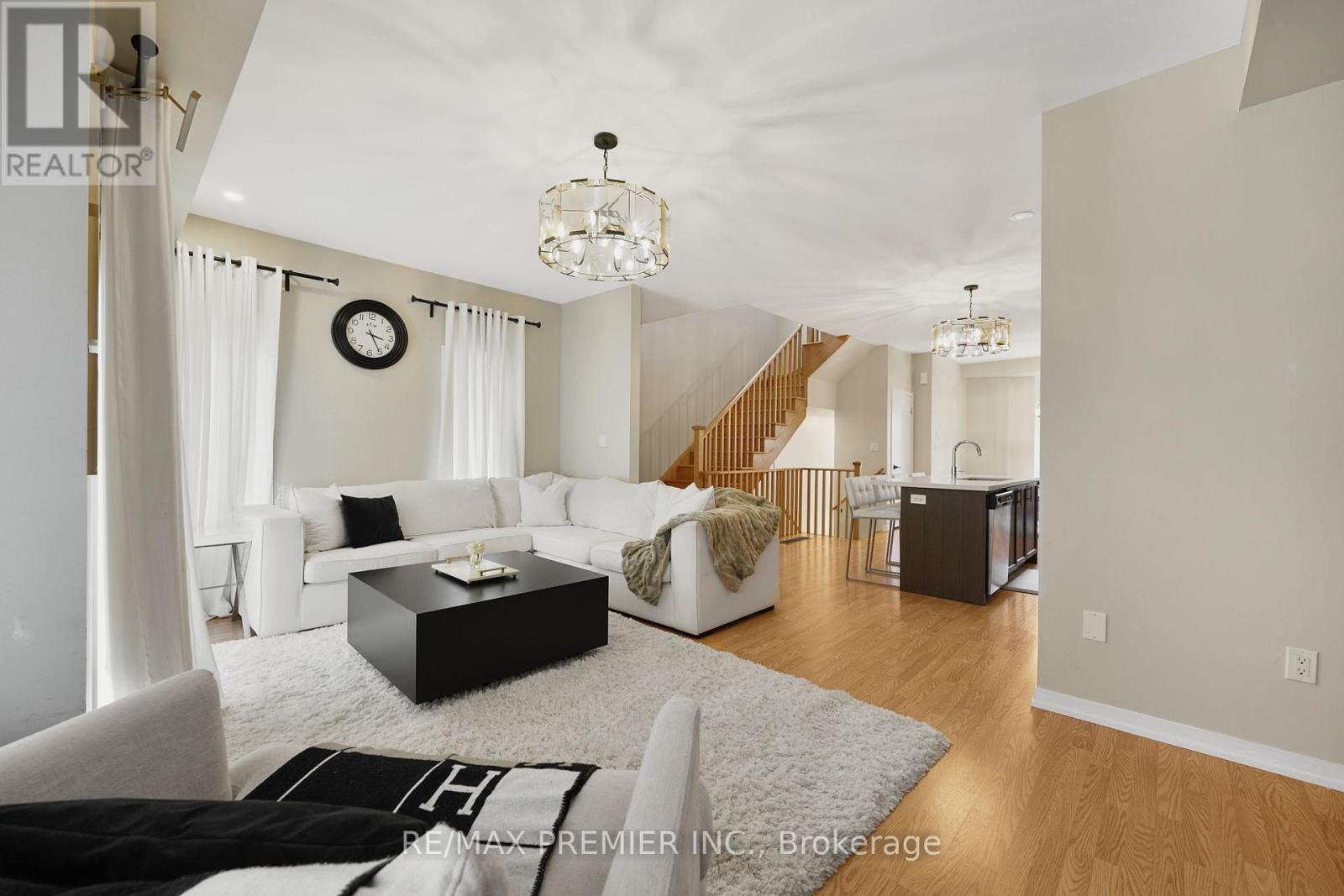 12 Heathrow Lane, Caledon, Ontario  L7E 4M4 - Photo 6 - W12786764