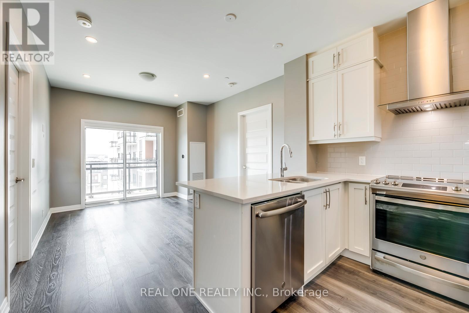 438 - 102 Grovewood Common, Oakville, Ontario  L6H 0X2 - Photo 8 - W12786842