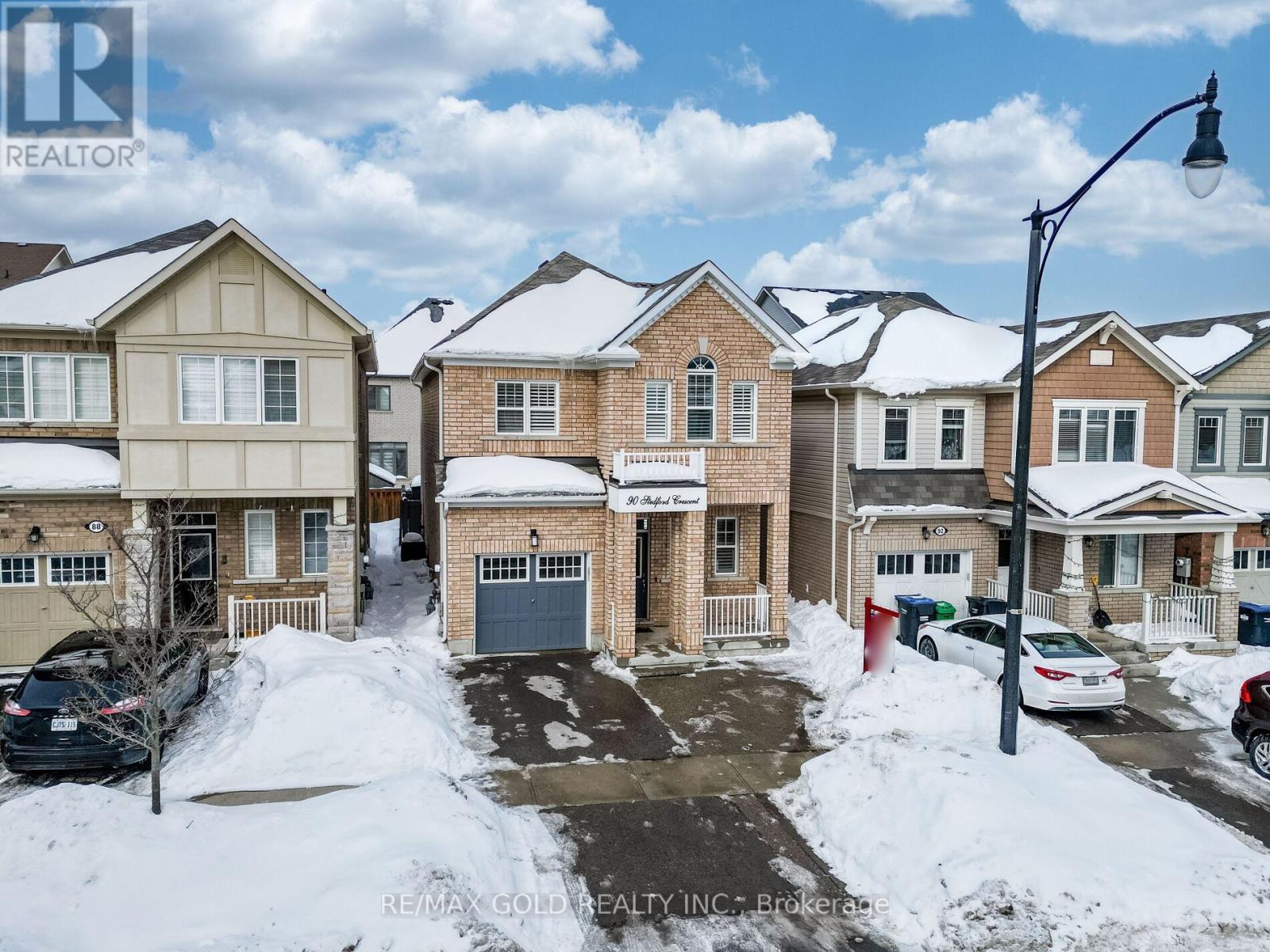 90 STEDFORD CRESCENT, Brampton, Ontario