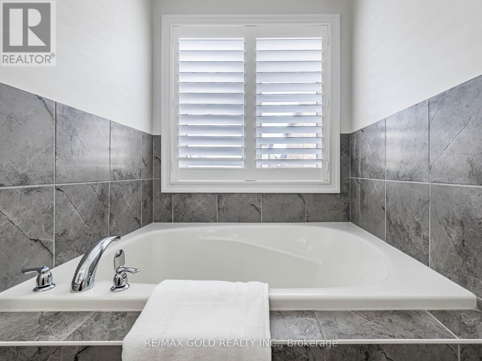 90 Stedford Crescent, Brampton, Ontario  L7A 4P7 - Photo 25 - W12786856