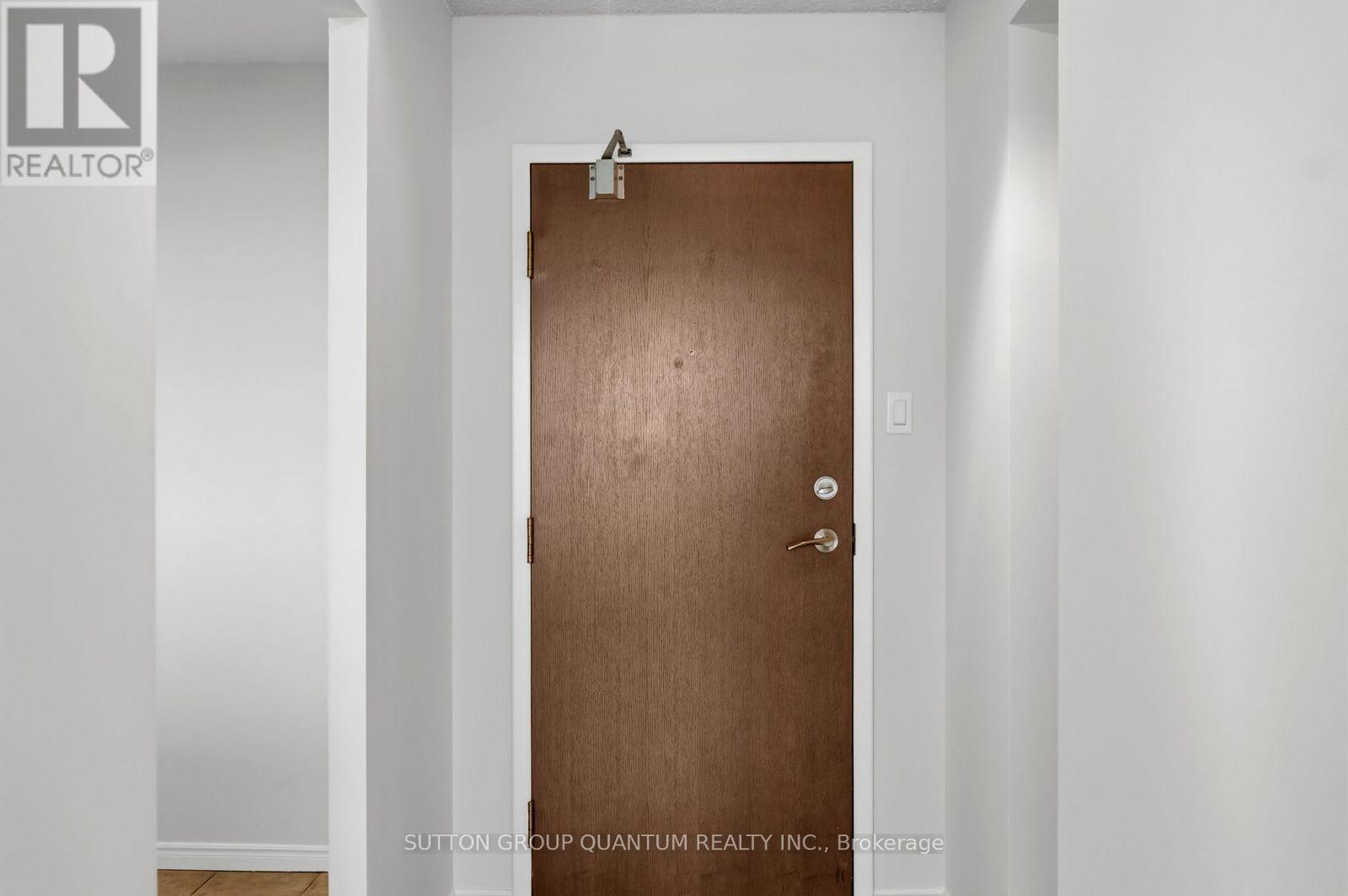 1602 - 50 Kingsbridge Garden, Mississauga, Ontario  L5R 1Y2 - Photo 18 - W12786874