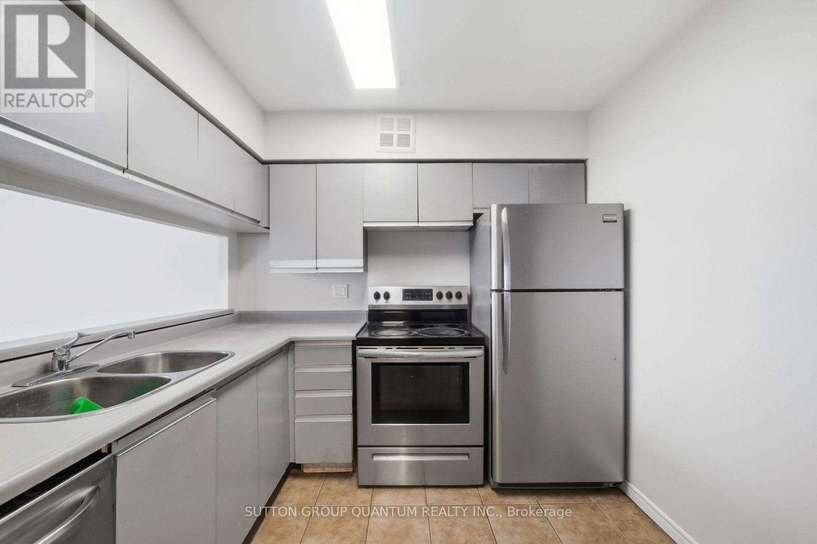 1602 - 50 Kingsbridge Garden, Mississauga, Ontario  L5R 1Y2 - Photo 6 - W12786874